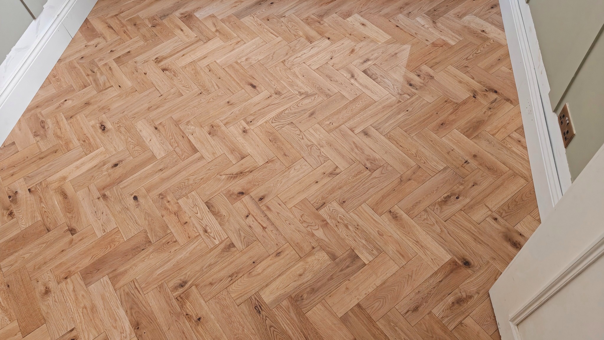 Solid Oak Herringbone Parquet Flooring Fitting - Clapham