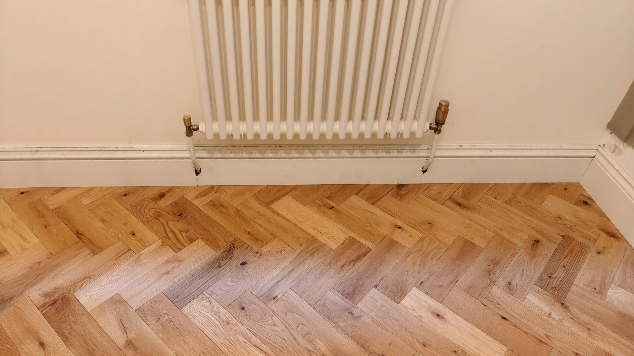 Solid Oak Herringbone Parquet Flooring Fitting - Clapham