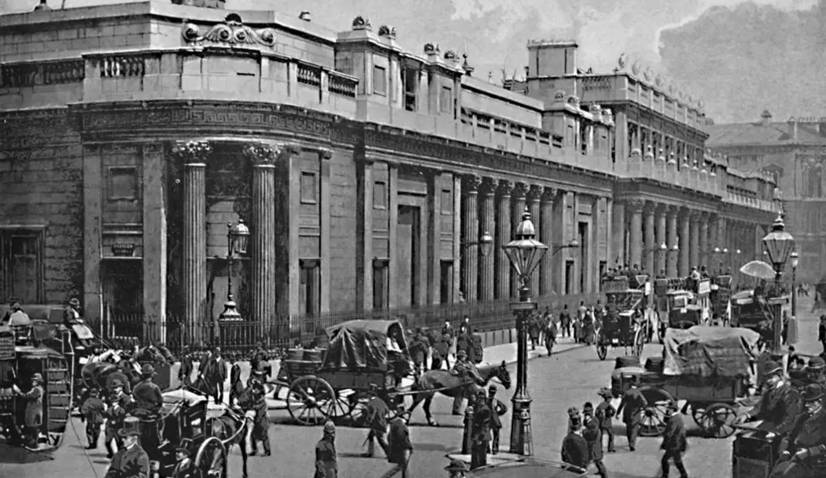 Bank of England at Threadneedle Street in 1800s - Central London
