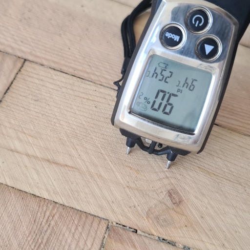 Testing Moisture Content in Wooden Floors - Floorworks™