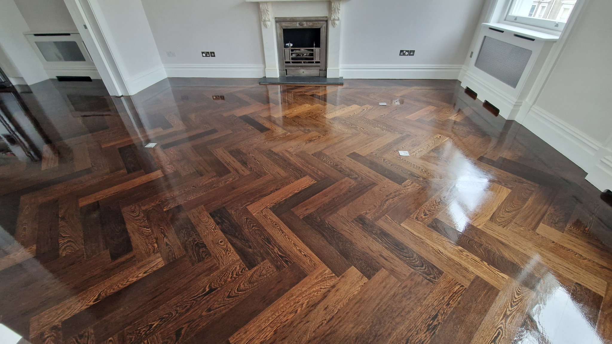 Protected oiled wood surface