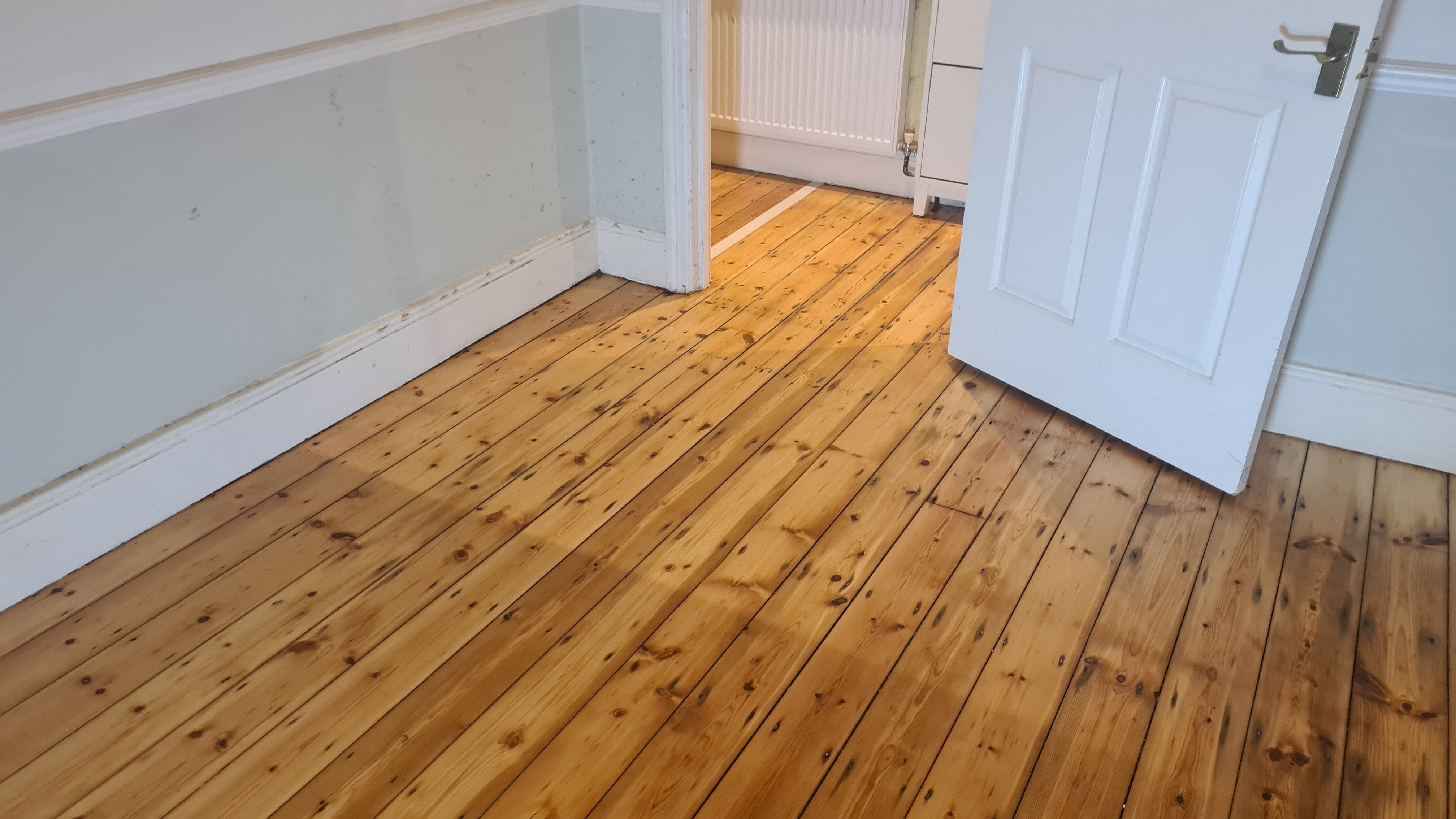 Floorboards Restoration – Nails Or Screws